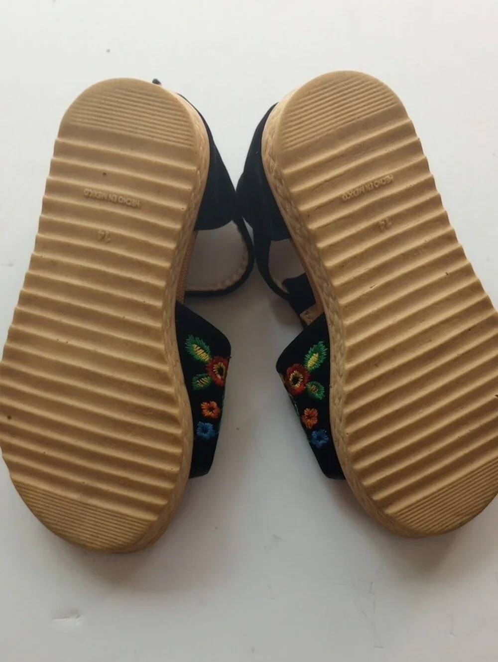 Made In Mexico Black Velvet Toddler Girl Embroidered Butterfly Flower Sandals 7